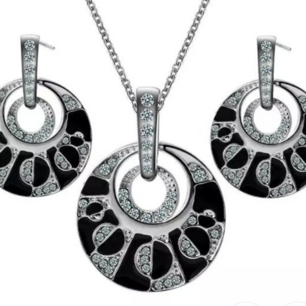💕2 for $10💕Black/Silver Necklace and Earring Set